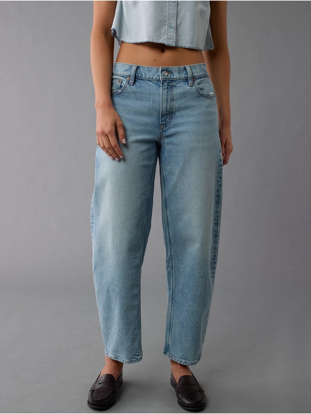 American Eagle Women's Stretch Barrel Jean In Skylight Size 2
